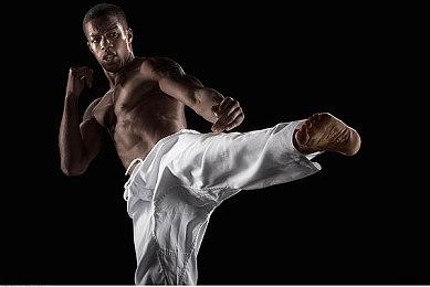 《Apex英雄》与《FIFA 22》联动 主题球场装饰上架